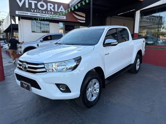 TOYOTA HILUX 2.8 SRV 4X4 CD 16V DIESEL 4P AUTOMÁTICO TOYOTA HILUX 2.8 SRV 4X4 CD 16V DIESEL 4P AUTOMÁTICO